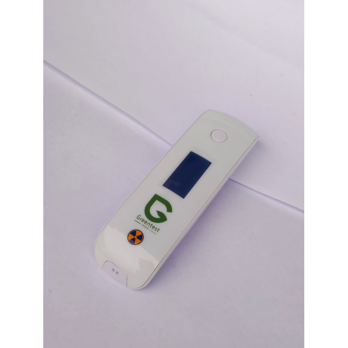 Greentest mini — прибор для экспресс-анализа концентрации нитратов в свежих фруктах, овощах и мясе, TDS-метр (жесткость воды), а также фонового излучения в окружающей среде и уровня радиоактивности отдельных объектов.